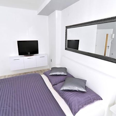 Avax Apartment Liberec Buitenkant foto